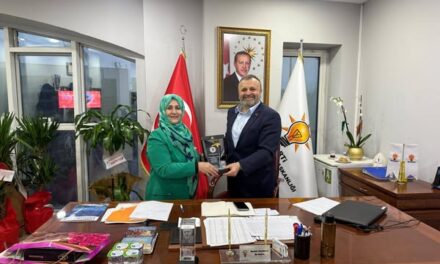 Zeytinburnu Yardımlaşma ve Dayanışma Derneği’nden Ak Parti Zeytinburnu İlçe Başkanı Mustafa Yalçınkaya’ya Hayırlı Olsun Ziyareti