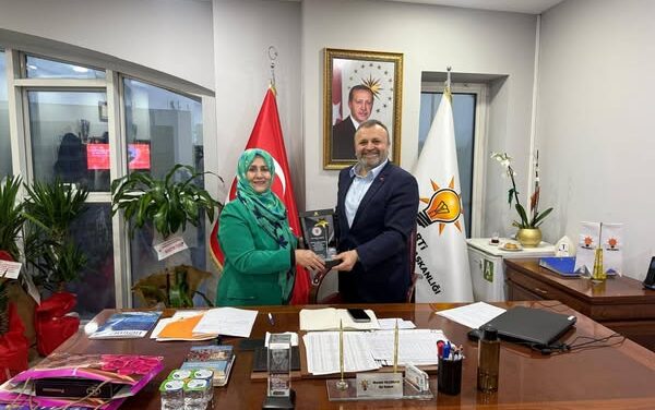 Zeytinburnu Yardımlaşma ve Dayanışma Derneği’nden Ak Parti Zeytinburnu İlçe Başkanı Mustafa Yalçınkaya’ya Hayırlı Olsun Ziyareti
