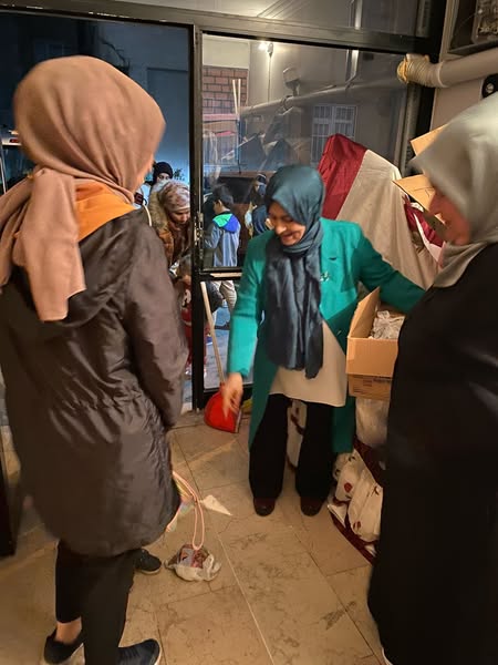 Dayanışma ve Paylaşmanın Gücü: Geleneksel İftar Etkinliğimizde Çocuklarımıza Hediye Dağıtımı