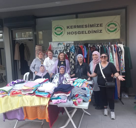 Zeytinburnu AK Parti’nin önceki dönem Kadın Kolları Başkan Yardımcısı Sevgi Arcan Kermesimizi Ziyaret Etti