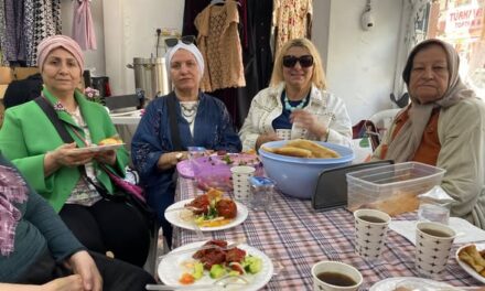 Kermes`te Öğle Yemeği